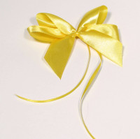 Kokarda satynowa żółta, wielkość 8*9cm
